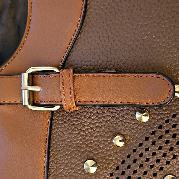 Shoulder Bag - Picture 8 of 16